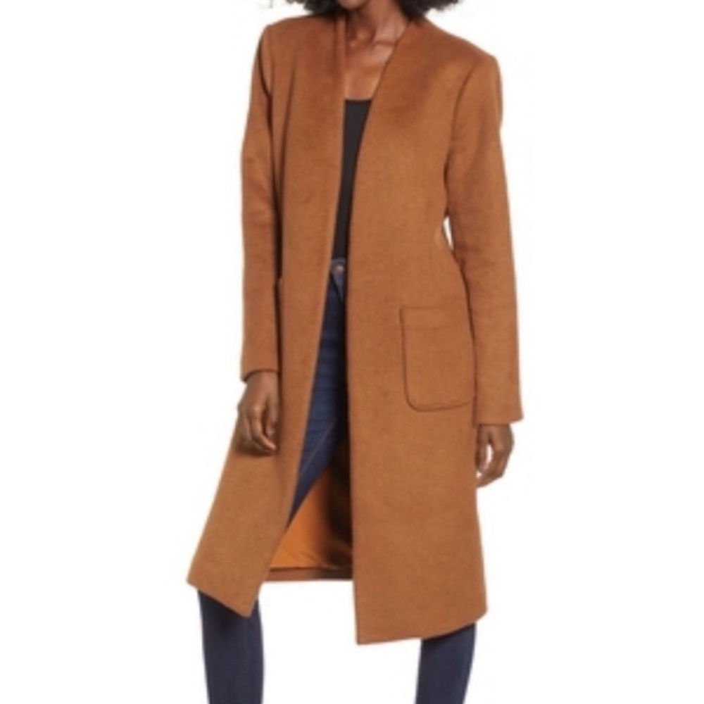 Mural Nordstrom Tan Coat with Warm Tones